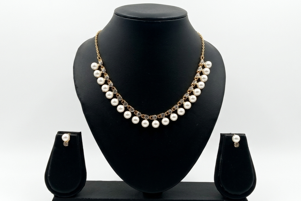 White Stone & Pearl Gold-Plated Short Necklace Set with Pressing Earrings