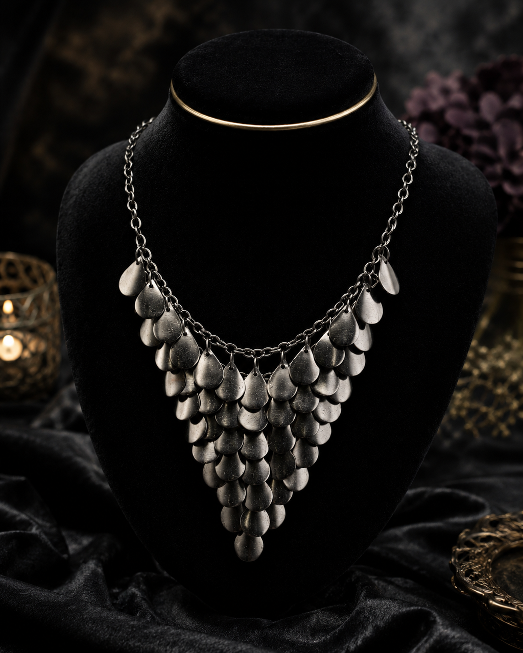 Fashionable Black-Plated Contemporary Neck Chain