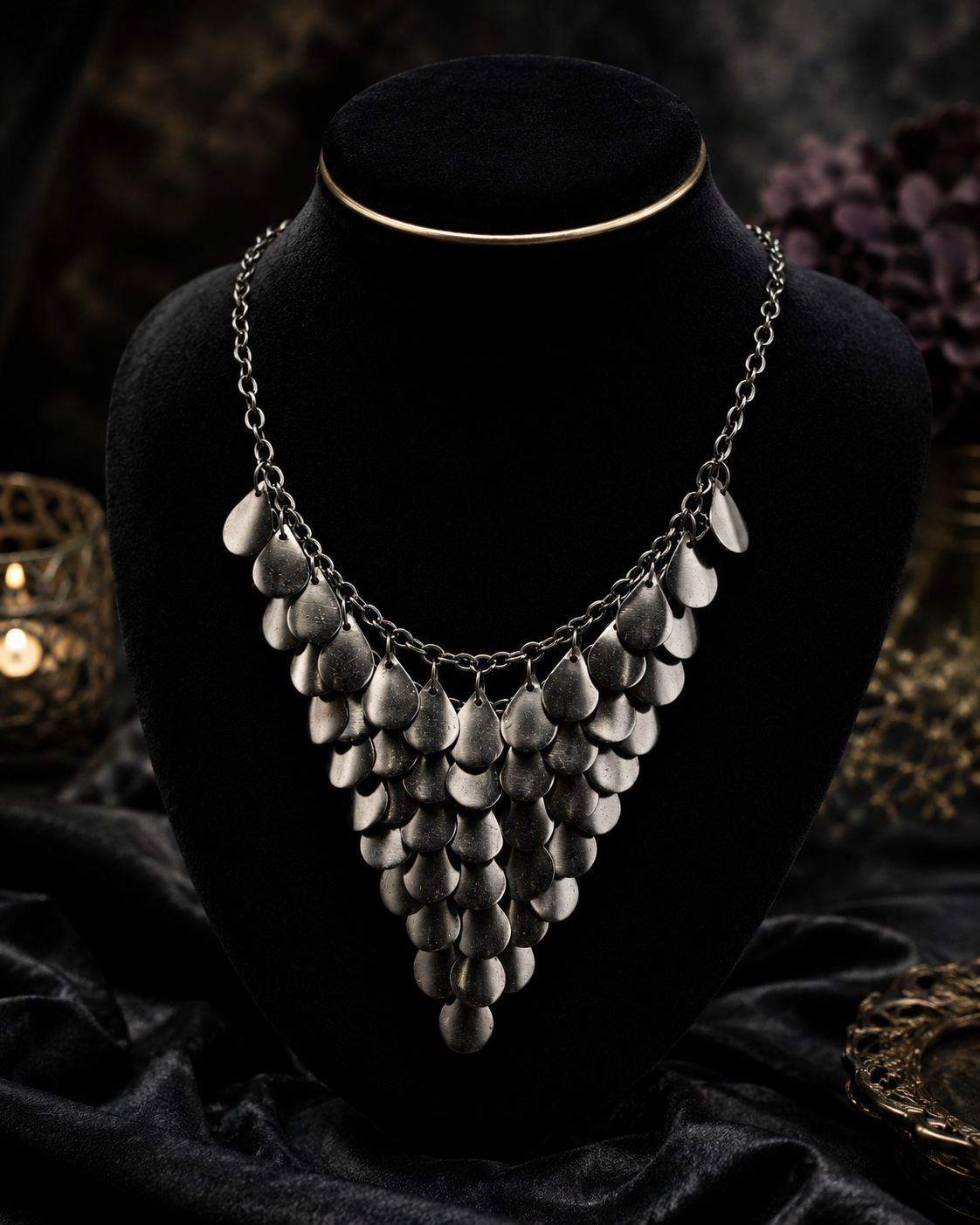 Fashionable Black-Plated Contemporary Neck Chain