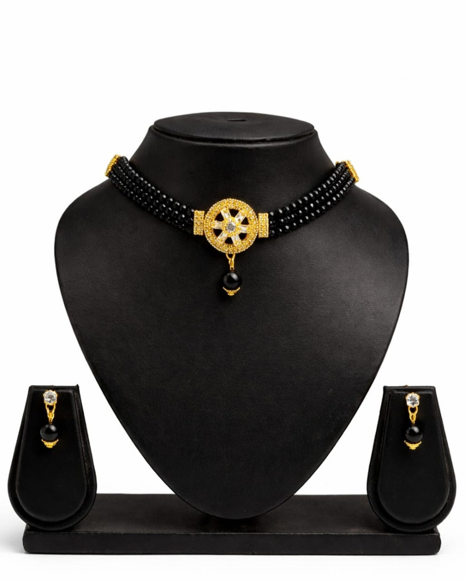 Handcrafted Choker Set with Pressing Earrings